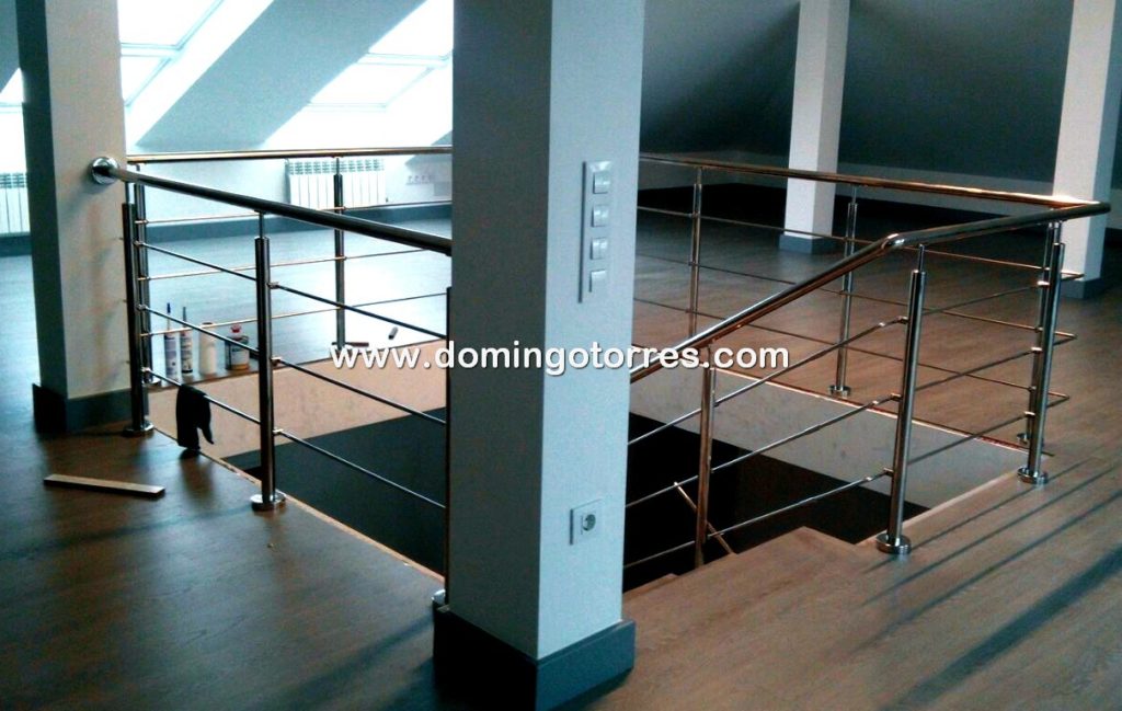 Imagen de barandilla en acero inoxidable Nº8038 - Forja Domingo Torres