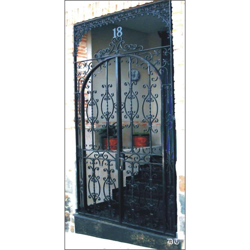 1637 Cancela muy ornamental con adornos de hierro forjado 1637 Cancela muy ornamental con adornos de hierro forjado