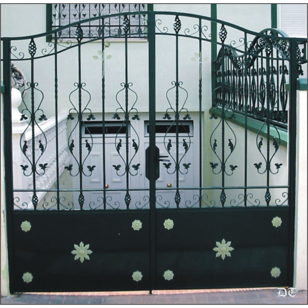 1645 Cancela con barrotes de forja y detalles en latón 1645 Cancela con barrotes de forja y detalles en latón