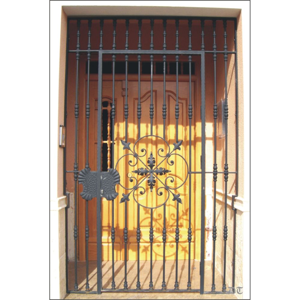 1660 Cancela con barrote clásico de hierro y adorno medio central 1660 Cancela con barrote clásico de hierro y adorno medio central