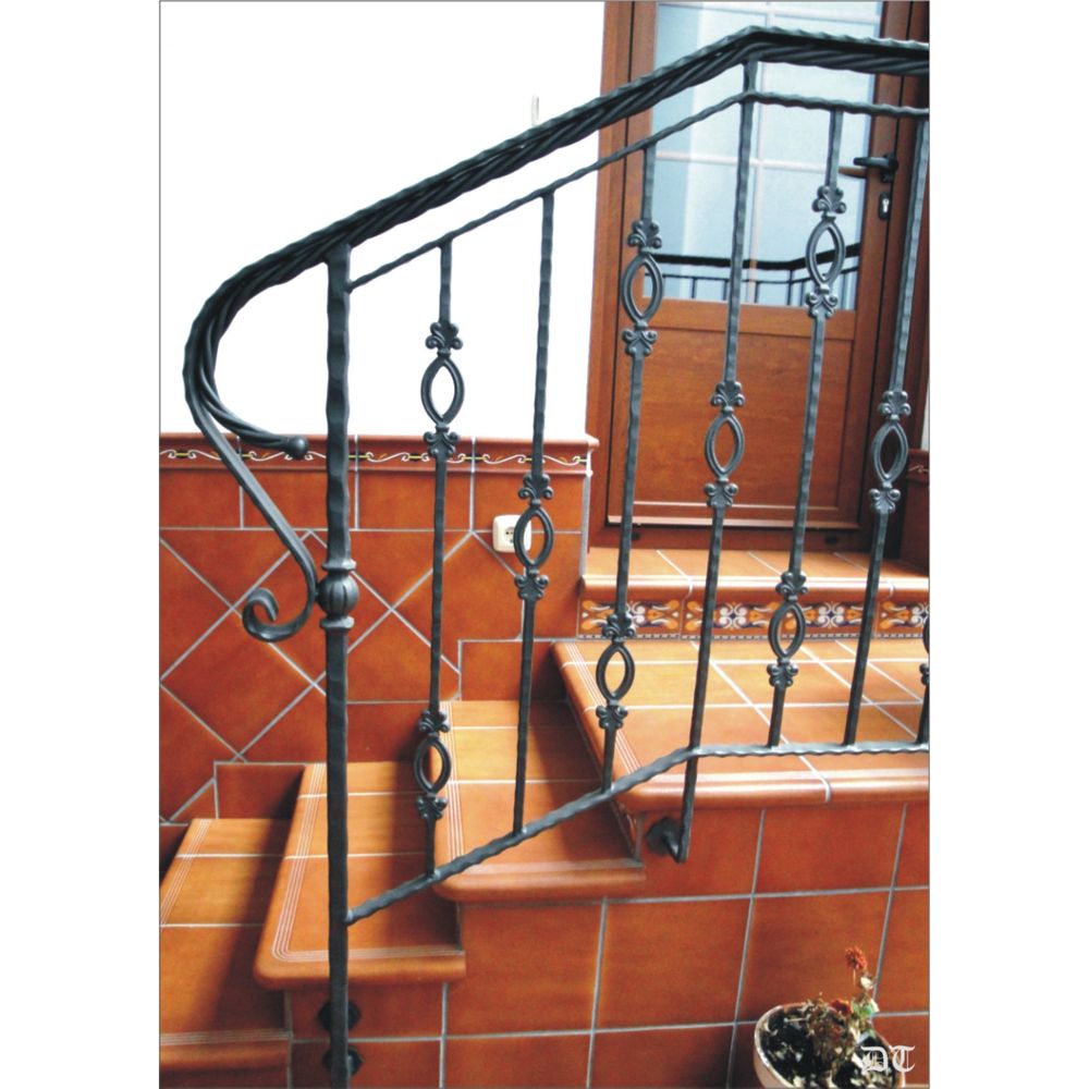 2087 Baranda con barrotes de hierro con óvalos 2087 Baranda con barrotes de hierro con óvalos
