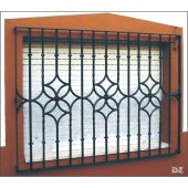 3037 Reja con diseño de flor en rombo de hierro y macollas lisas